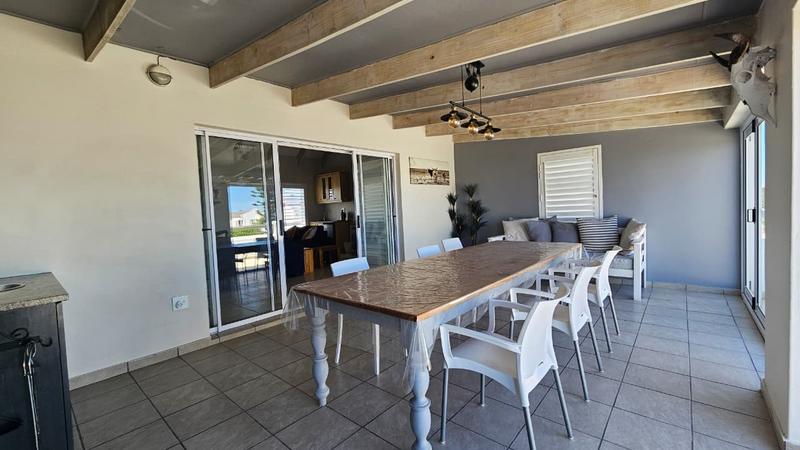 4 Bedroom Property for Sale in Lampiesbaai Western Cape